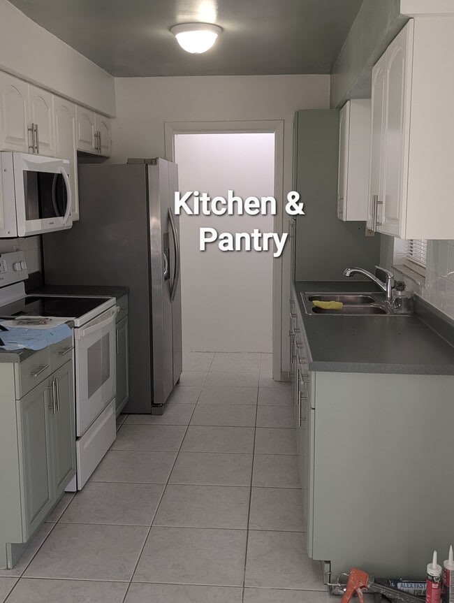 Building Photo - 508 Cavalier Ave