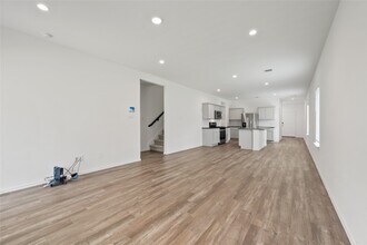 Building Photo - 5210 Twin Acorn Ct