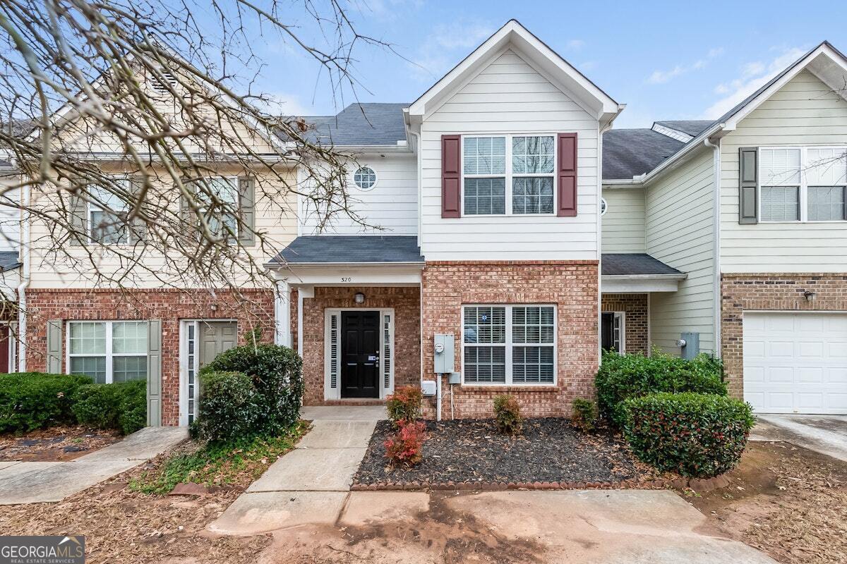 Foto principal - 320 Brookview Dr