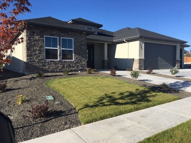 Foto del edificio - Coming Soon! Newer Custom built home with ...