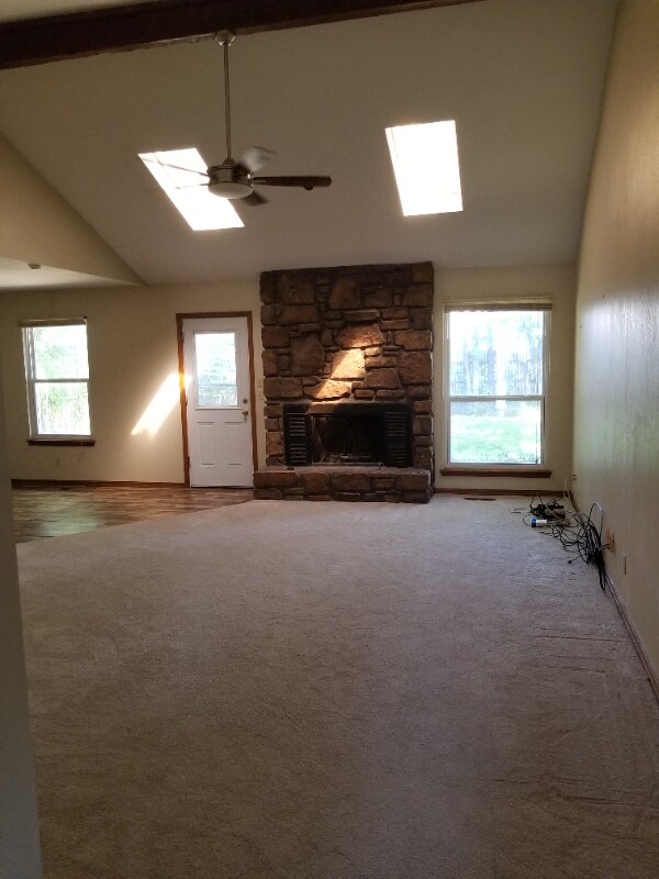 Foto del edificio - 149 W L St