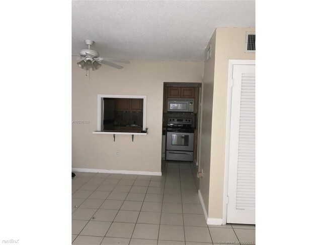Building Photo - 6530 Lake Patricia Dr