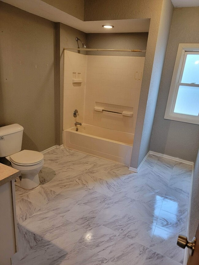 Building Photo - 1213 N 16th St