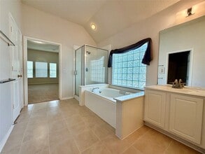 Building Photo - 7426 Maple Run Dr