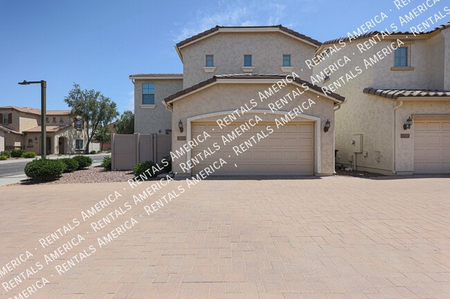 Building Photo - 2205 W Le Marche Ave