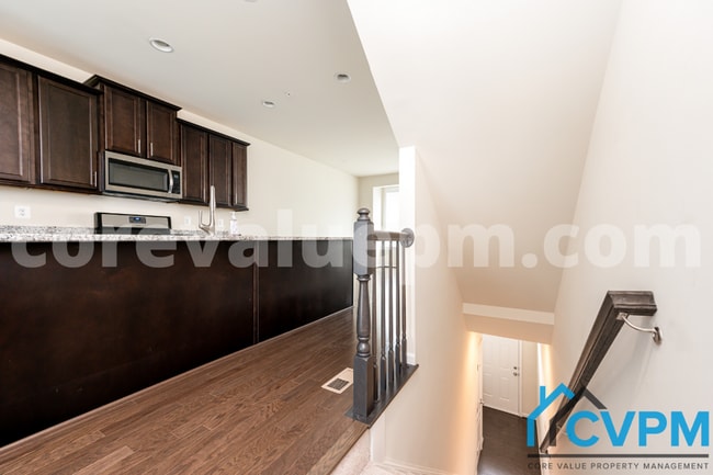 Building Photo - 1216 Acorn Ln
