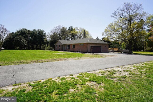 Foto del edificio - 14880 Concord Rd