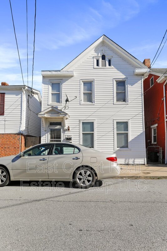 Building Photo - 721 2nd St