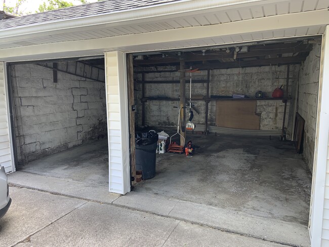 Garage - 2532 Kendall Rd