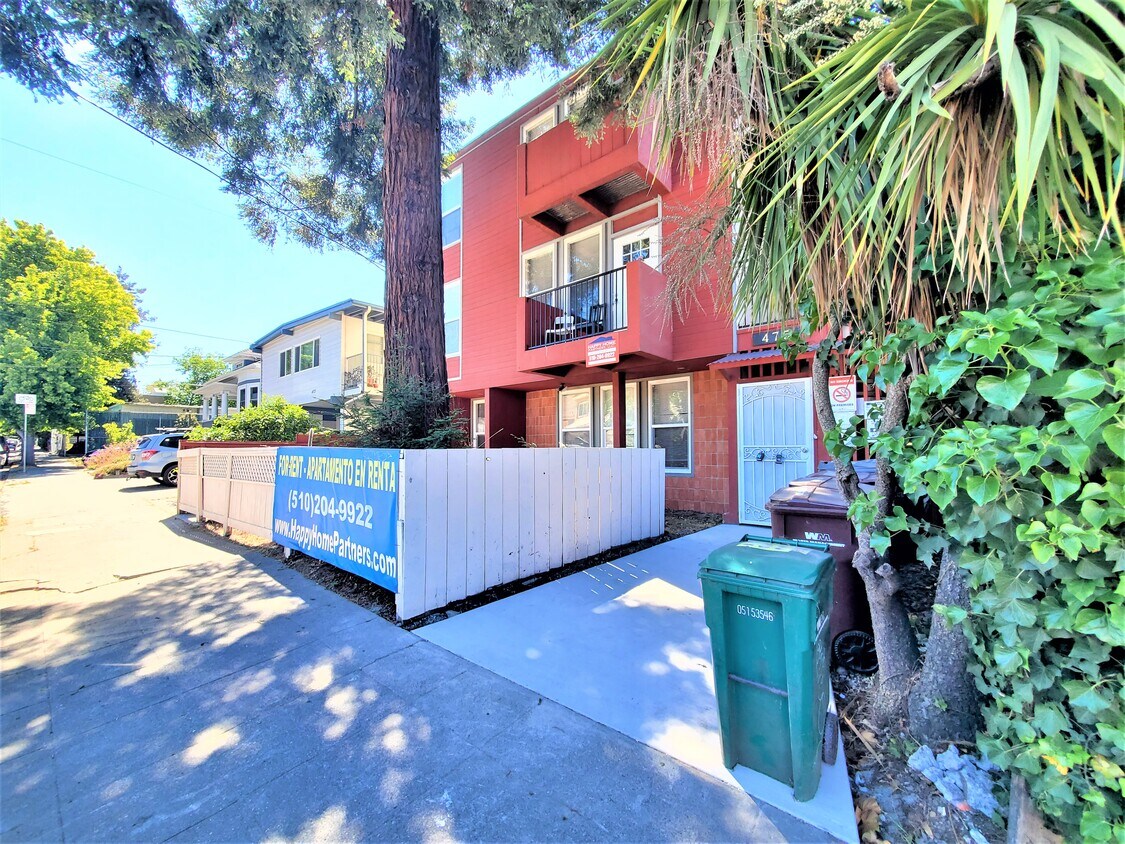 Primary Photo - 475 Alcatraz Ave