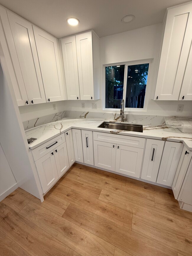 Building Photo - 8620 Beach St