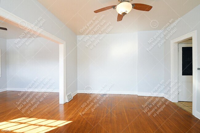 Building Photo - 3 br, 2 bath Duplex - 4225 N College Ave