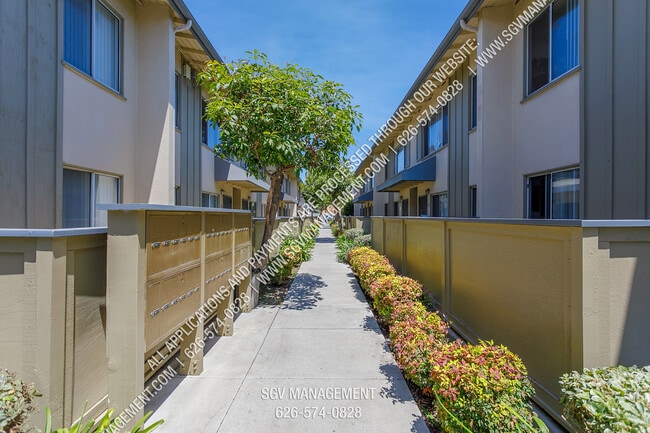 500-502 Orange Walkway - Orange Point Apartments
