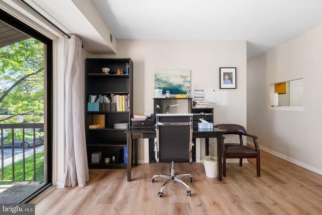 Building Photo - 45 Le Forge Ct