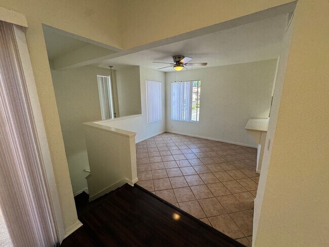 Building Photo - Spacious 2-Bedroom Townhome with Attached Garage and Washer/Dryer– El Cajon