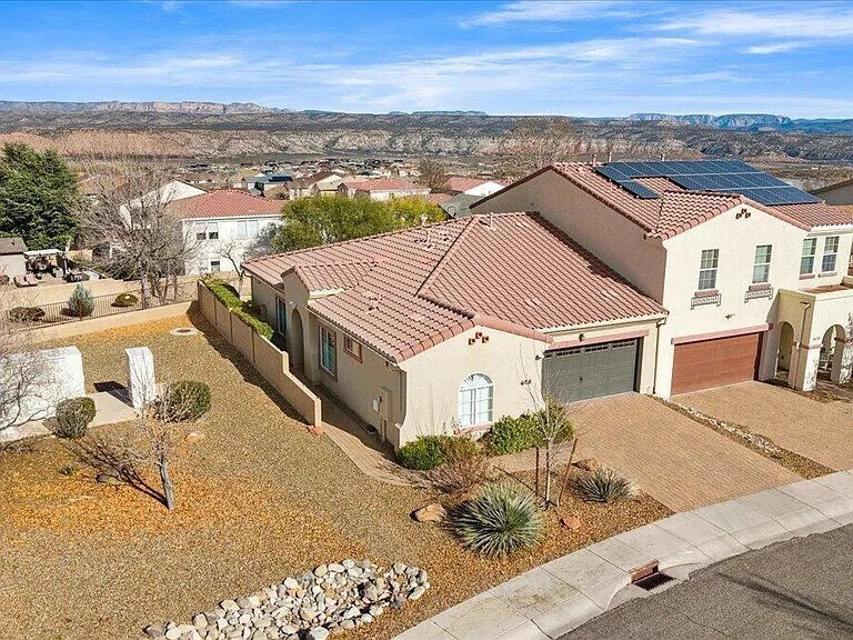 Foto del edificio - 608 Haynes Dr