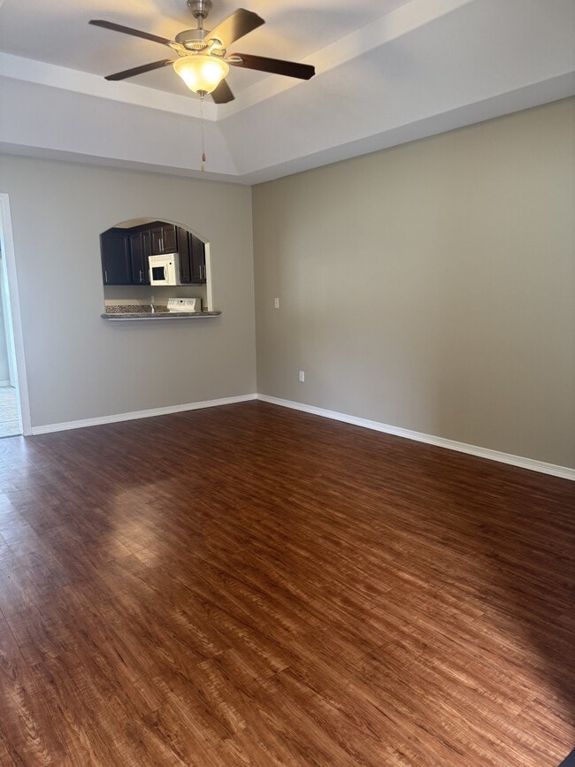 Building Photo - Villas De Nolana