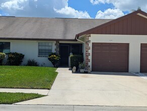 Building Photo - 104 Moccasin Trail S