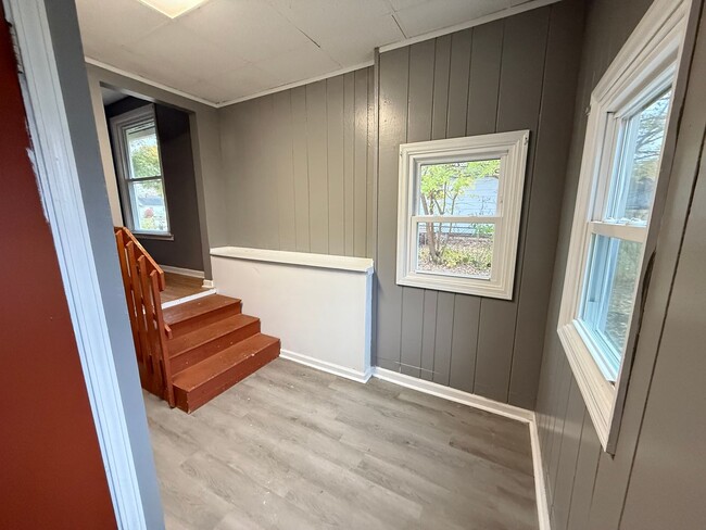 Building Photo - Single-Family Home Close to Henry Ford Hos...