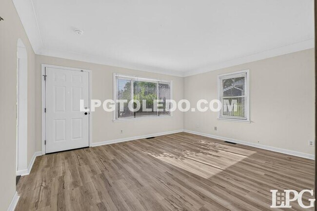 Foto del edificio - 1525 Akron St
