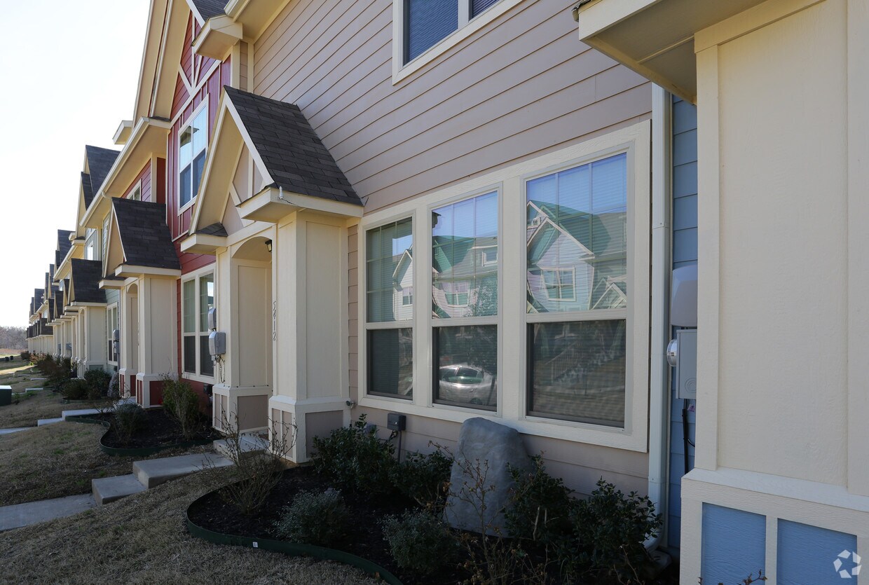 Villages of Carmel Townhomes Townhomes for Rent Denton, TX