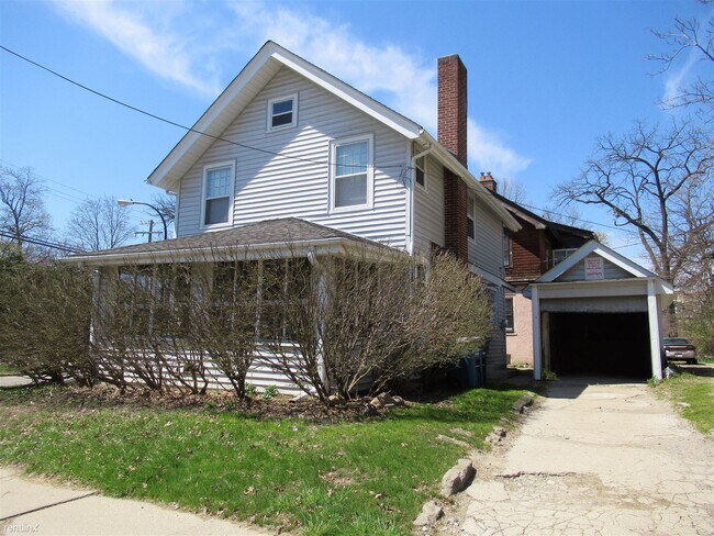 Building Photo - 4 br, 1.5 bath House - 1423 S University Ave