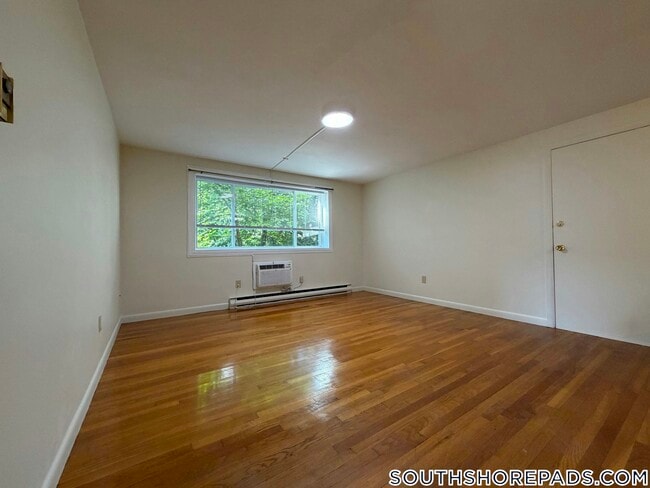 Building Photo - 255 Elm St