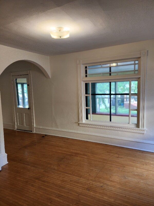 Primary Photo - 209 W 33rd St