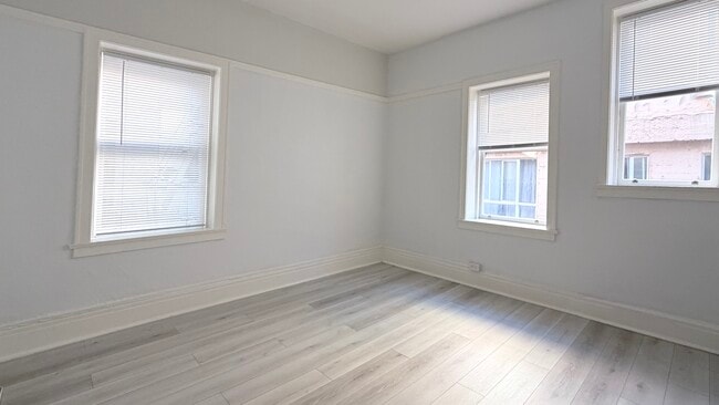 Foto del edificio - 1029 Geary Blvd