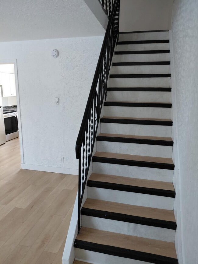 Building Photo - 3 bedroom in Regina SK S4R 4Y6