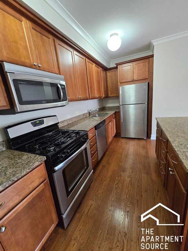 Foto del edificio - 2704 W Ainslie St