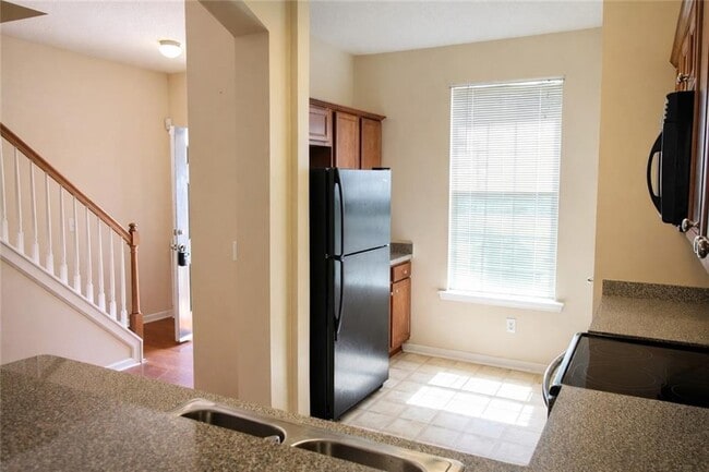 Building Photo - 1402 Bayrose Cir