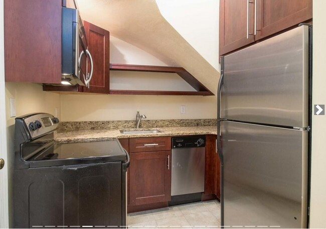 Foto del edificio - 99 E Brookline St