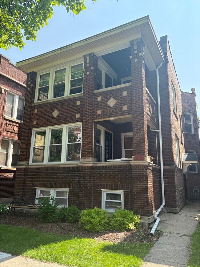 Foto del edificio - 4861 N Talman Ave