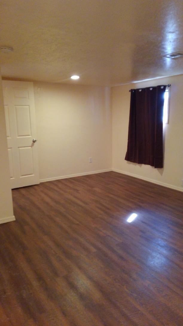 Foto del edificio - 115 E Hillview St