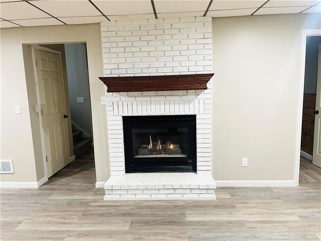 Building Photo - 30 Wiggins Ln