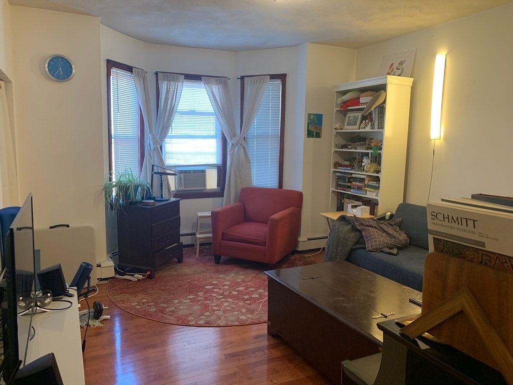 Primary Photo - 63 Webster Ave
