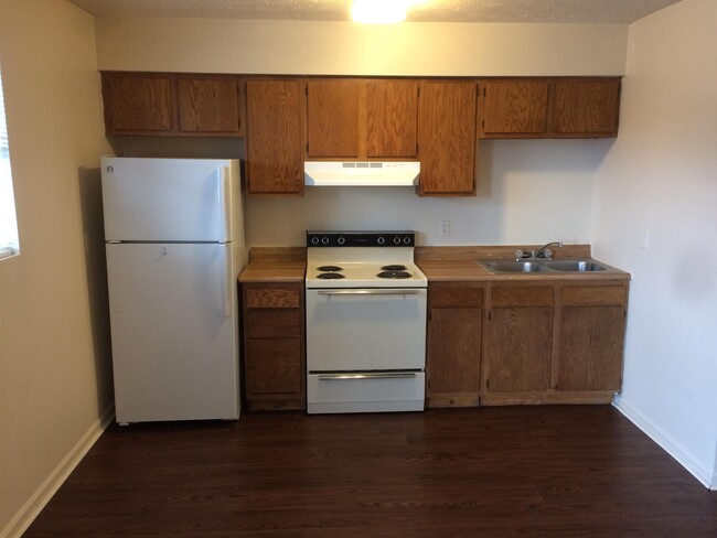 Building Photo - 421 Gibson Ln