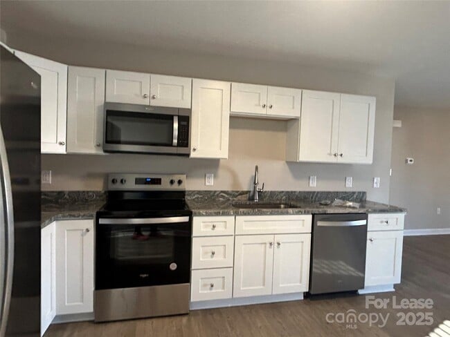 Foto del edificio - 3301 Paul Elmore Rd