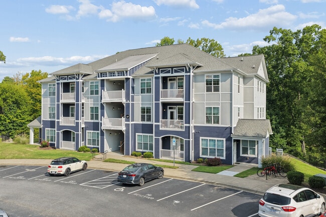 Building Photo - Walden Station Apts