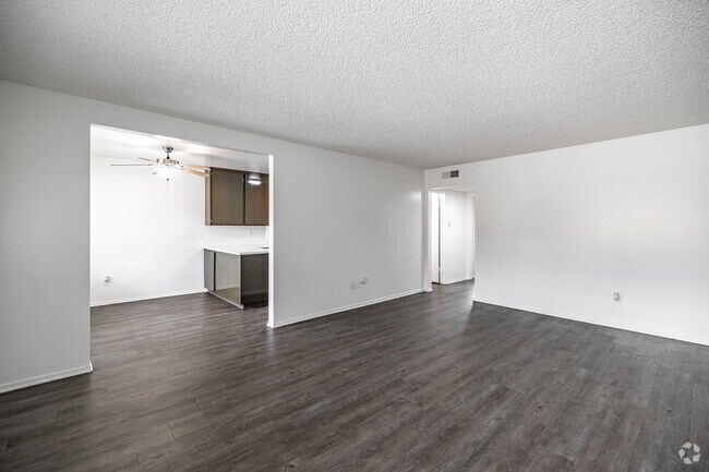 2 habitaciones, 1 baño - 960 pies cuadrados - Sala de estar - Rancho Del Monte