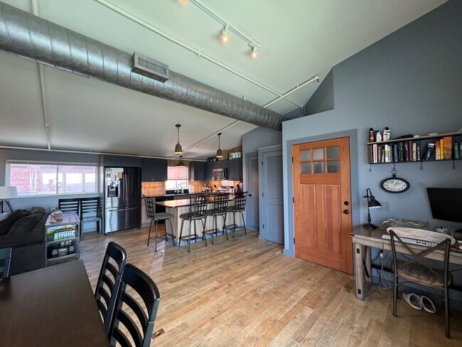 Dining Area / Kitchen - 1 Steele St