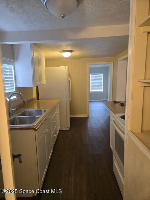 Building Photo - 1077 Shares Dr