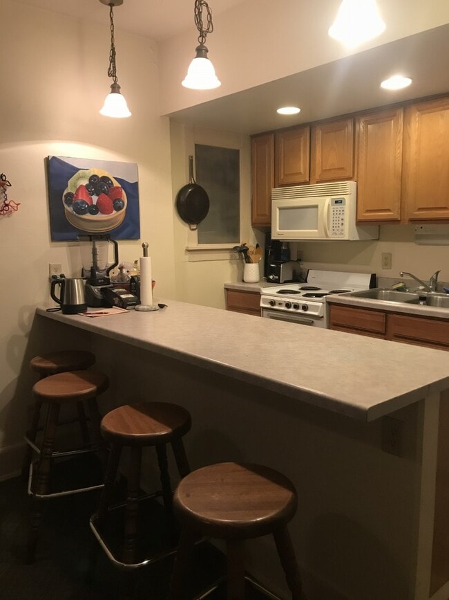 Kitchen - 416 N Carroll St