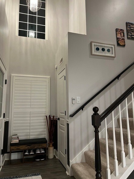 Foto del edificio - 15153 Laurel Ln