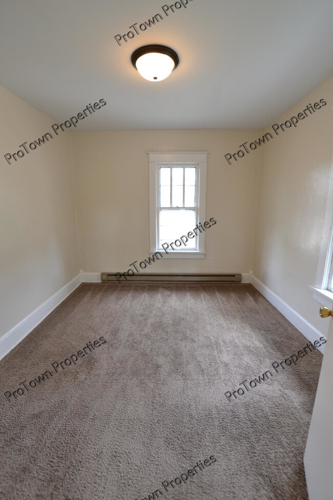 Building Photo - 411 Krakar Ave