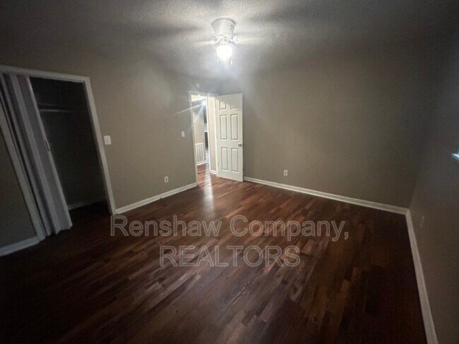 Foto del edificio - 9 Redleaf Pl
