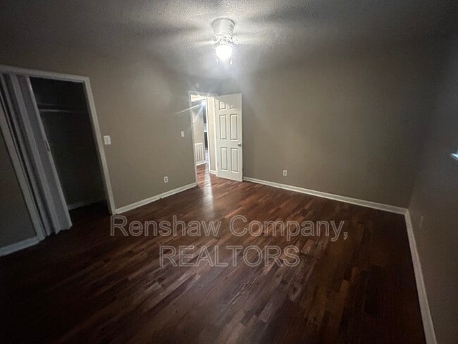 Building Photo - 9 Redleaf Pl