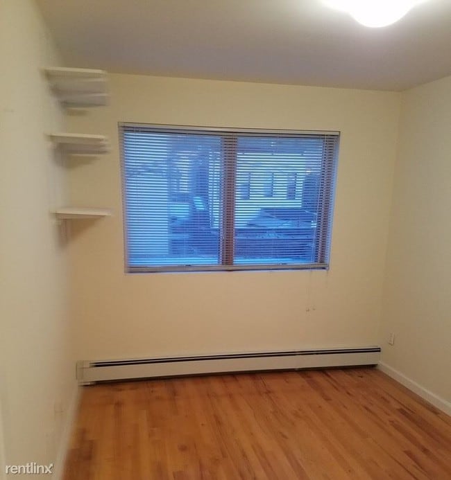 Building Photo - 2 br, 1 bath Apartment - 2841 42nd St