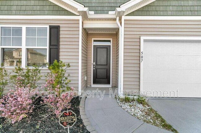 Foto del edificio - 507 Sybilwood Ln